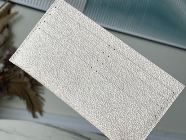 Louis Vuitton Pochette Félicie Chain Bag - White - Image 5