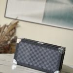 Louis Vuitton Heige Huangli 8-piece Watch Case - Image 3