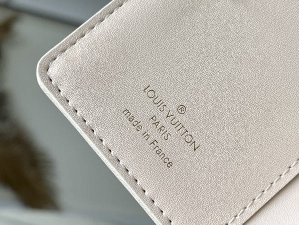 Louis Vuitton Debut Cléa Wallet - Image 4
