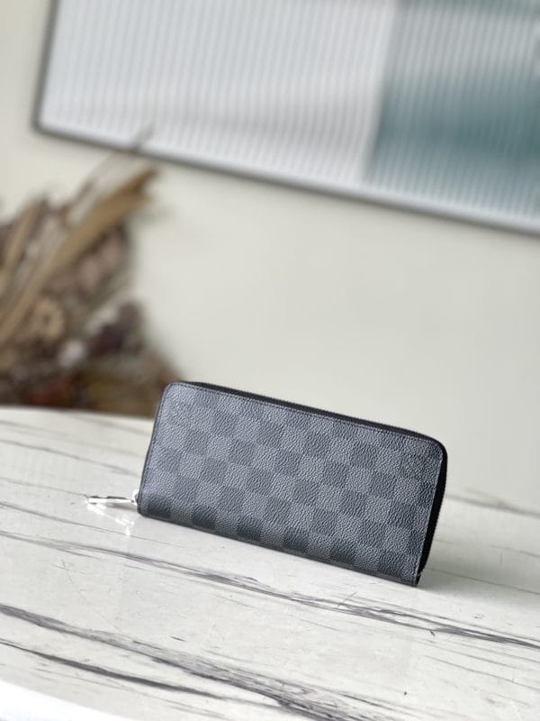 Louis Vuitton Haig Zippy Vertical Wallet - Image 5