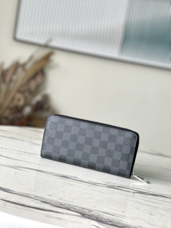 Louis Vuitton Haig Zippy Vertical Wallet