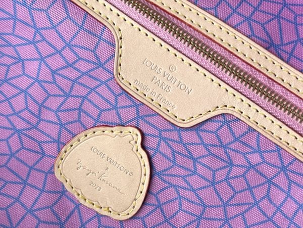 Louis Vuitton Neverfull Medium Handbag - Image 8