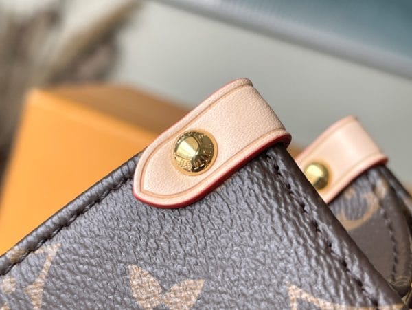 Louis Vuitton YK On-The-Go Small Handbag - Image 9