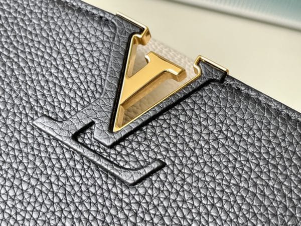 Louis Vuitton Capucines Medium Handbag - Image 8