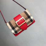 Burberry Buckle Buckle Bag - Red