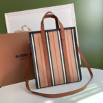 Burberry Bjiachunyuan's  Italian-made Tote Bag - Brown