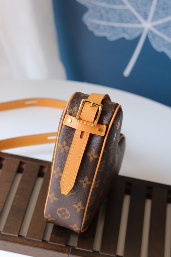Louis Vuitton Boîte Chapeau Souple Handbag – Brown - Image 5