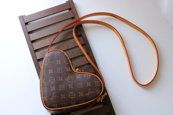 Louis Vuitton Boîte Chapeau Souple Handbag – Brown - Image 4