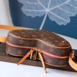 Louis Vuitton Boîte Chapeau Souple Handbag – Brown - Image 3