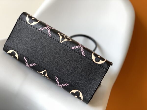 Louis Vuitton ONTHEGO Medium Handbag – Black - Image 4