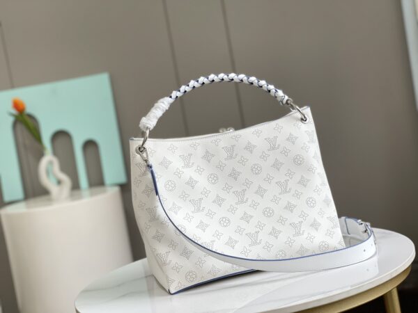Louis Vuitton Beaubourg Hobo Medium Handbag - White - Image 4