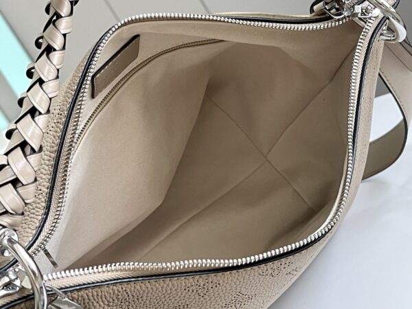 Louis Vuitton Beaubourg Hobo Medium Handbag - Cream - Image 3