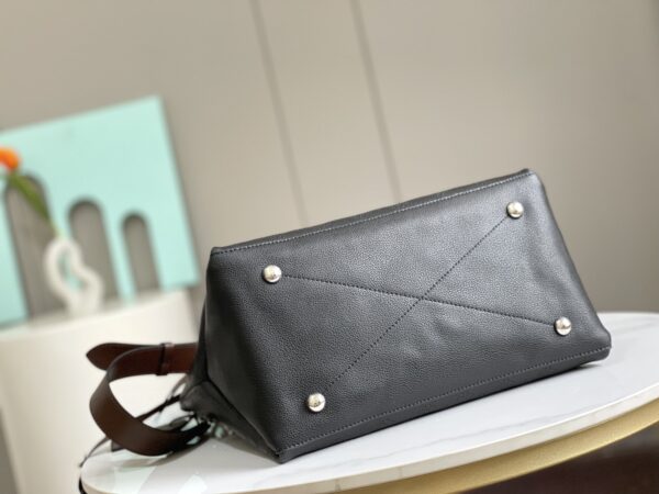 Louis Vuitton Beaubourg Hobo Medium Handbag - Black - Image 3
