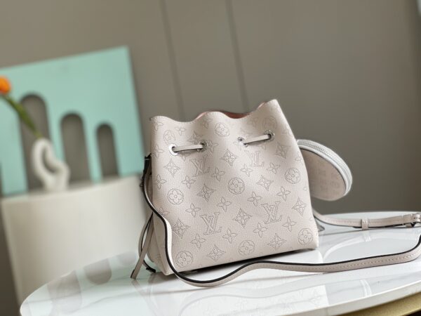Louis Vuitton Bella Bucket Bag - White - Image 4