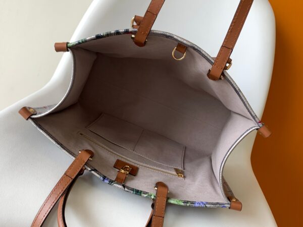 Louis Vuitton White Round Flower Medium OnTheGo Handbag - Image 2