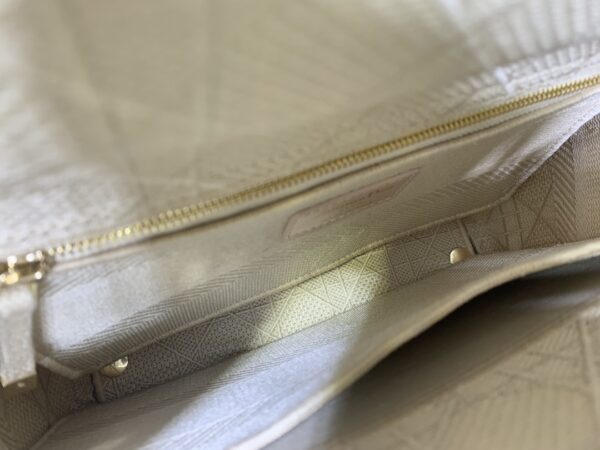 Dior Five-Grid Cannage Pattern D-Lite Handbag - White - Image 3