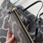 Burberry Beach Tote Bag - Black - Image 2