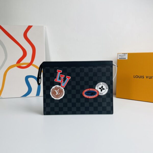 Louis Vuitton Pochette Voyage MM Bag - Image 3