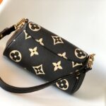 Louis Vuitton Monogram Favorite Handbag - Black - Image 2
