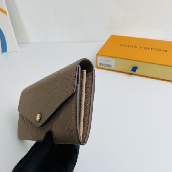 Louis Vuitton Monogram Envelope Style Sarah Wallet - Apricot - Image 4