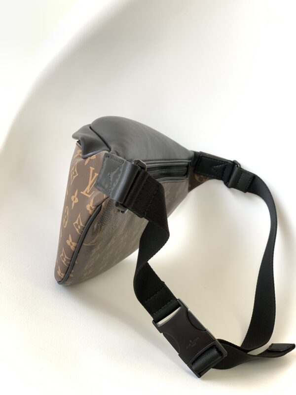 Louis Vuitton Monogram Discovery Waist Bag - Brown - Image 5