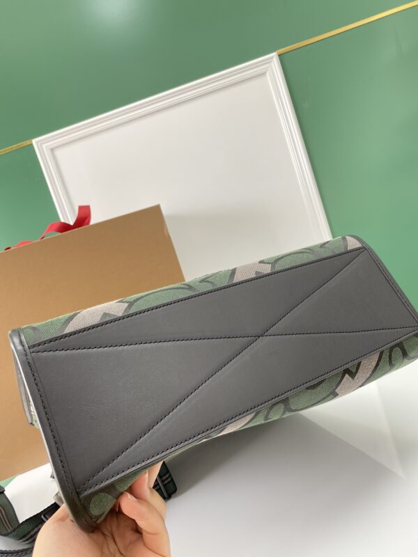 Burberry Latest Tote Bag - Green - Image 4