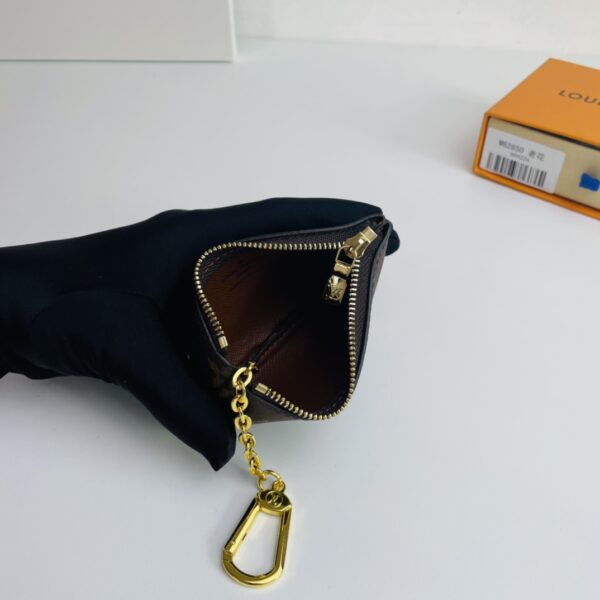Louis Vuitton Small Leather Bag For Keys - Image 2