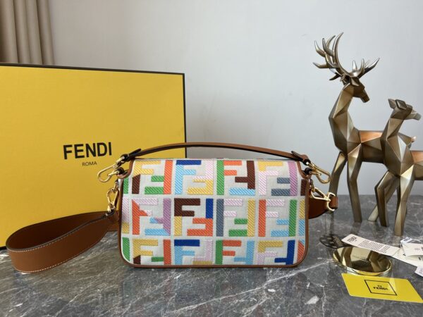 Fendi Baguette Handbag - Multi Lining - Image 5