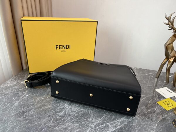 Fendi Peekaboo Handbag- Black - Image 2