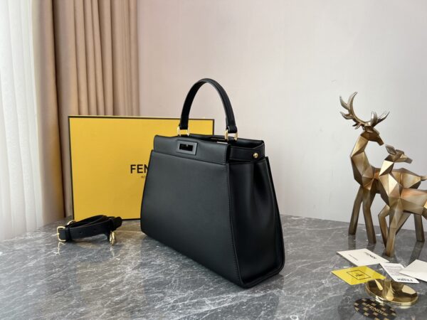 Fendi Peekaboo Handbag- Black - Image 5