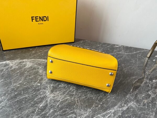 Fendi Medium Iconic Peekaboo Bag - Yellow - Image 4
