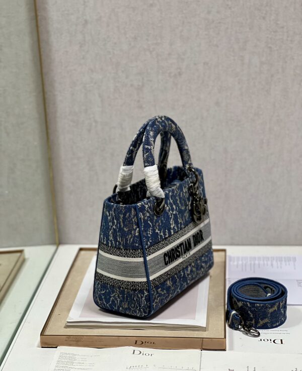 Dior Lᴀᴅʏ Embroidered Concubine Diana Bag - Denim Water Blue - Image 5