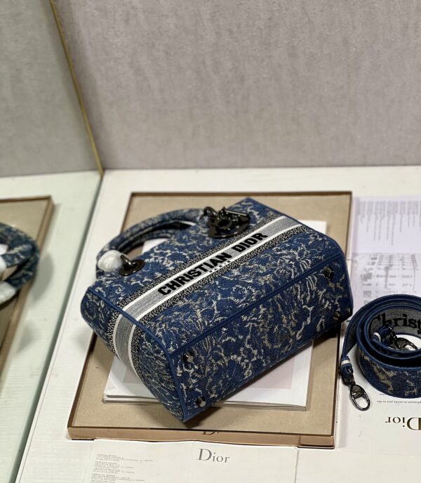 Dior Lᴀᴅʏ Embroidered Concubine Diana Bag - Denim Water Blue - Image 3