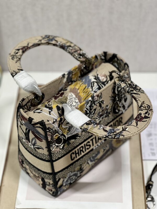 Dior Lᴀᴅʏ Embroidered Concubine Diana Bag - Apricot Magpie - Image 2