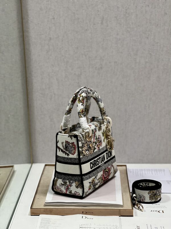 Dior Lᴀᴅʏ Embroidered Concubine Diana Bag - White peony flower - Image 3