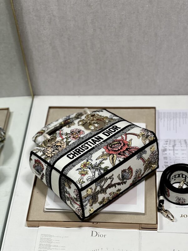Dior Lᴀᴅʏ Embroidered Concubine Diana Bag - White peony flower - Image 2