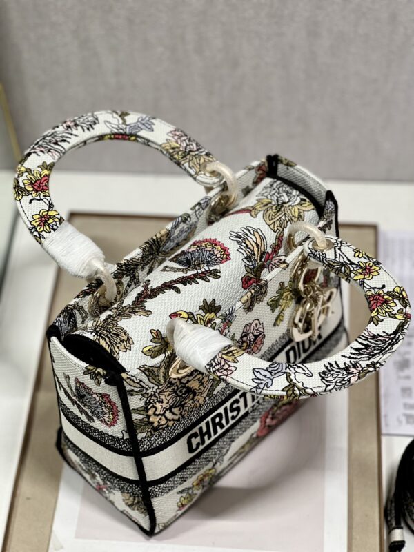 Dior Lᴀᴅʏ Embroidered Concubine Diana Bag - White peony flower - Image 5