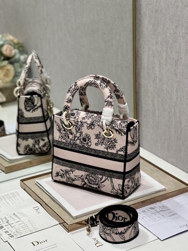 Dior Lᴀᴅʏ Embroidered Concubine Diana Bag - Pink Peony - Image 4