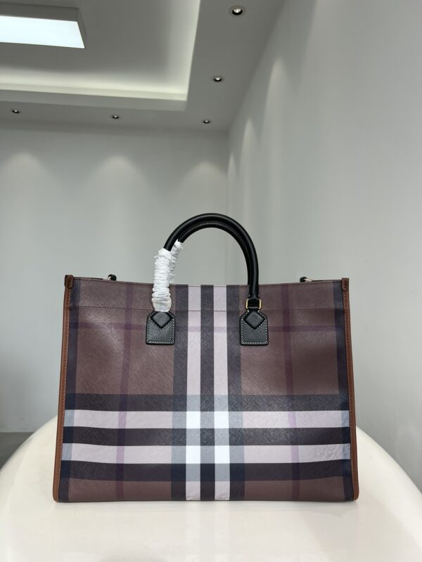 Burberry Freya Tote Bag - Image 4