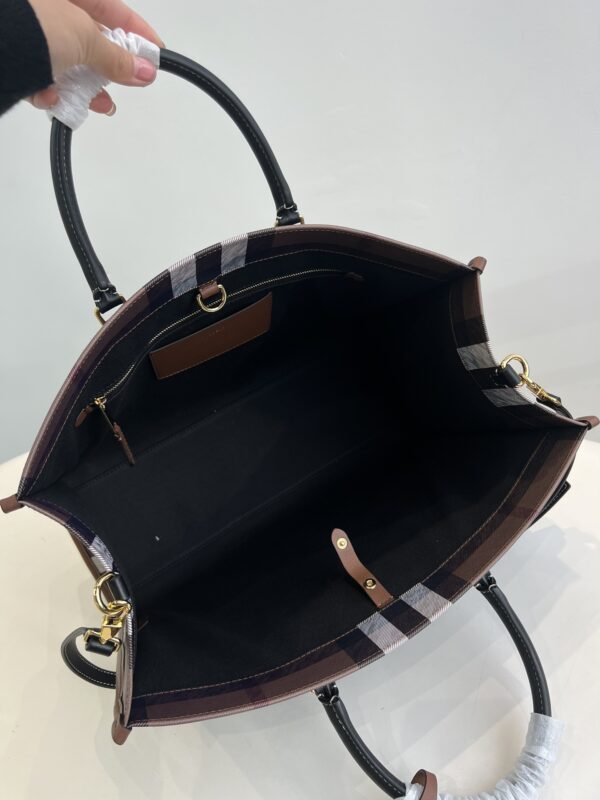 Burberry Freya Tote Bag - Image 3