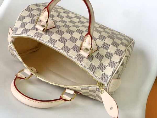 Louis Vuitton Speedy 25 Travel Handbag – White - Image 3