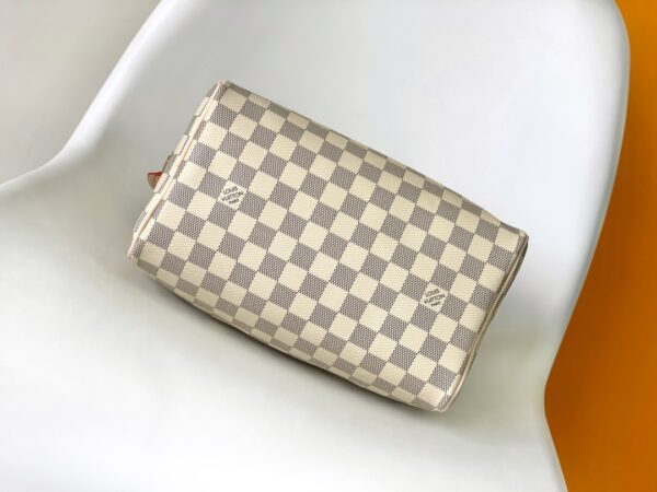 Louis Vuitton Speedy 25 Travel Handbag – White - Image 4