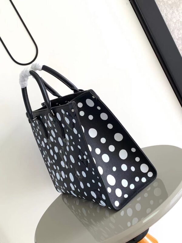 Louis Vuitton Medium-Sized LV x YK OnTheGo Handbag - Black - Image 5
