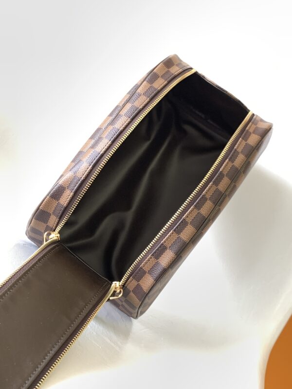 Louis Vuitton Oversized Wash Bag - Image 2