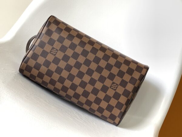Louis Vuitton Oversized Wash Bag - Image 3