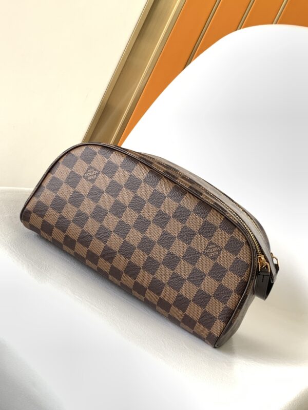 Louis Vuitton Oversized Wash Bag - Image 5