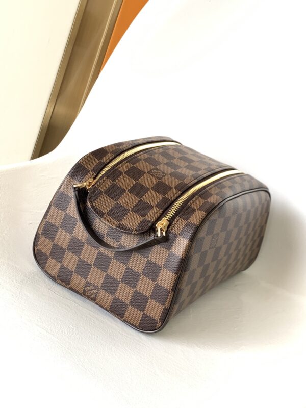 Louis Vuitton Oversized Wash Bag - Image 4