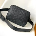 Louis Vuitton Steamer Messenger Bag - Black - Image 5