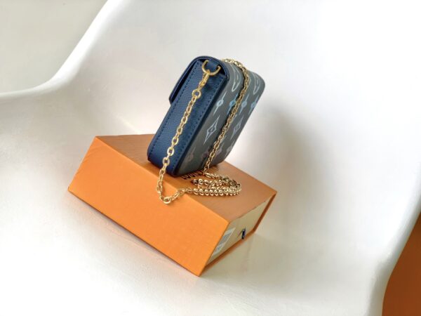 Louis Vuitton Pochette Félicie Chain Bag - Blue - Image 4