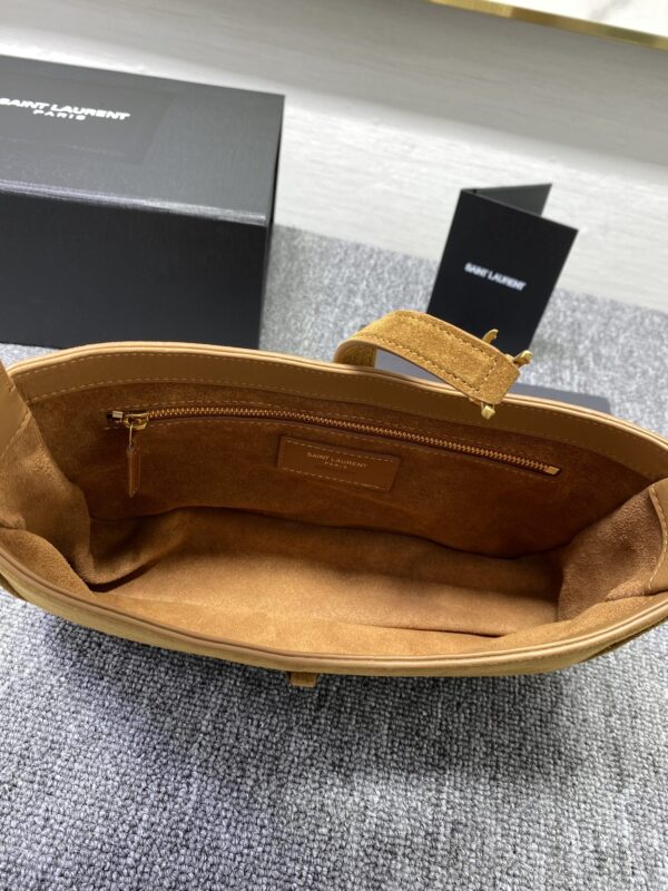 YSL’s New Spring and Summer Show Armpit Bag - Brown (Golden) - Image 5